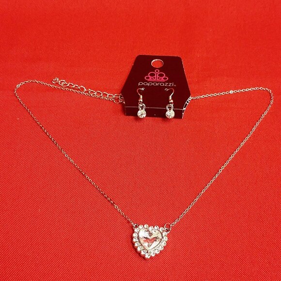 Paparazzi Earrings Necklace Set Out of the Glitteryness of Your Heart White - Picture 1 of 11